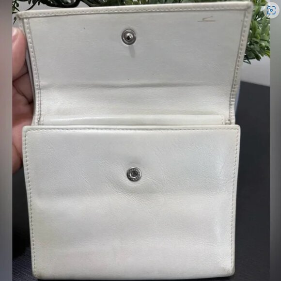 Prada White Leather Trifold wallet - Picture 8 of 14